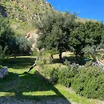 The Ancient Sicilian House Near Zingaro Reserve Скопелло